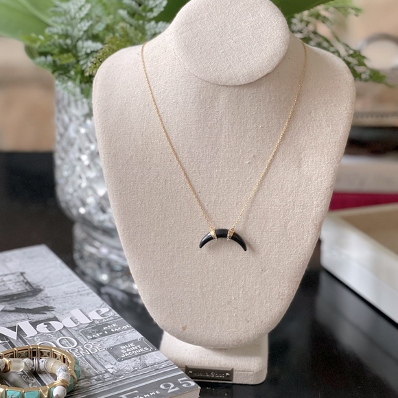 Gorgeous Black & Gold Arc Necklace - Picture 1 of 3